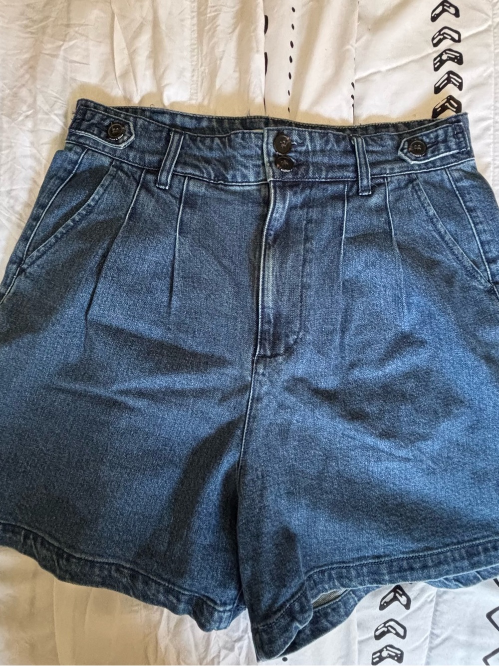 Scotch & Soda Pleated Mid-Rise Blue Denim Shorts